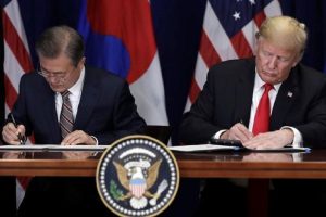 Mỹ và Hàn Quốc ký kết lại thỏa thuận thương mại tự do