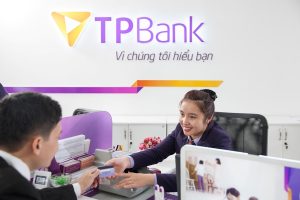 TPBank liên tục “khoe” lãi lớn, cổ phiếu cứ lầm lũi đi xuống