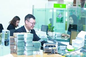 Tin chứng khoán 23/10: Vietcombank lãi 11.683 tỷ đồng sau 9 tháng, tăng 47%