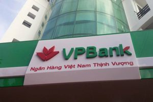 Chủ tịch VPBank và mẹ muốn “bắt đáy” gom 21 triệu cổ phiếu VPB