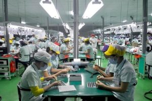 Gia công hàng hóa: Doanh nghiệp Việt chủ yếu làm thuê