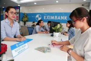 Eximbank nâng lãi suất 6 tháng lên 7,6%/năm