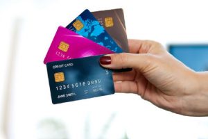 NHNN ngăn chặn quẹt thẻ tín dụng đổi tiền mặt để hưởng lãi suất 0%