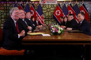 Đàm phán căng thẳng, lãnh đạo Mỹ và Triều Tiên huỷ ăn trưa, tiếp tục họp kín