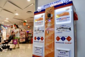 Singapore có ATM ‘rút’ cá hồi đầu tiên trên thế giới