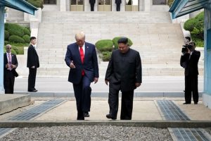 Thế giới trong tuần: Cuộc gặp ghi dấu ấn trong quan hệ Mỹ – Triều