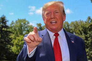Ông Trump dọa ban bố ‘tình trạng khẩn cấp’ để ép công ty Mỹ rời Trung Quốc