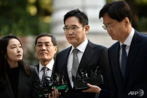 “Thái tử Samsung” xuất hiện tại phiên toà xét xử cáo buộc hối lộ