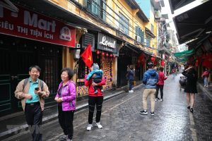 Lượng khách du lịch đến Hà Nội giảm gần một nửa so với cùng kỳ năm trước