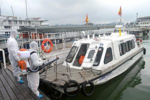 Đối phó với Covid-19, Quảng Ninh tạm dừng đón khách du lịch