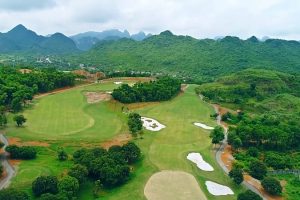 Sân golf ‘ăn đất lúa’, chủ đầu tư kém năng lực tài chính