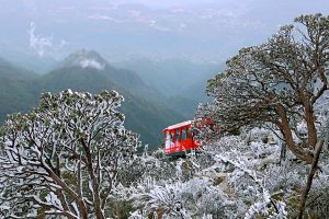 Noel này tới Fansipan để được thấy ngôi làng tuyết rộng hơn 1000m2