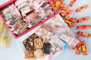 Bánh kẹo nhà làm giá gần triệu đồng/kg vẫn hút khách vào dịp cận Tết