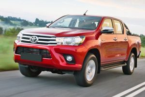 Mở màn năm 2021, Toyota Việt Nam triệu hồi bán tải Hilux