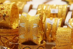Giá vàng giảm khi kinh tế thế giới dần ổn định, có nên bán vàng lúc này?