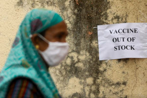 Châu Á: Covid-19 “tăng tốc”, vắc xin “còn mờ mịt”