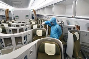 Hãng bay chịu trách nhiệm kiểm soát việc khai báo y tế của hành khách