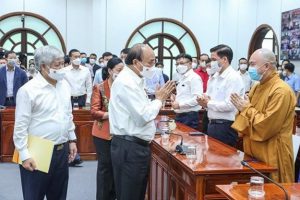 Chủ tịch nước Nguyễn Xuân Phúc kêu gọi các tầng lớp nhân dân đoàn kết chống dịch