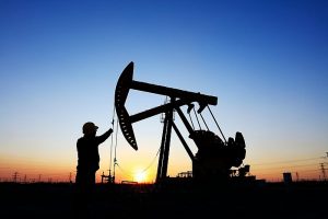 Giá xăng dầu hôm nay 3/6/2021: Bật tăng mạnh mẽ