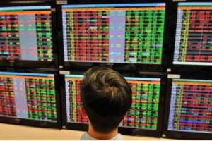 Cổ phiếu lớn phân hóa mạnh, VN-Index giảm hơn 5 điểm