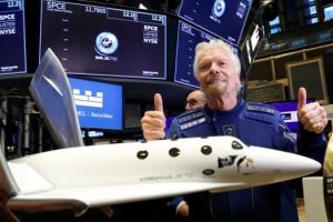 Tỷ phú Richard Branson chính thức hoàn thành sứ mệnh bay vào không gian