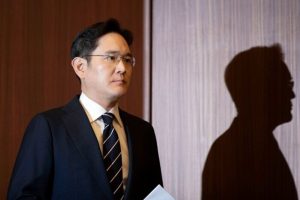 Hàn Quốc ân xá ‘thái tử Samsung’ để đối phó Covid-19, khủng hoảng chip