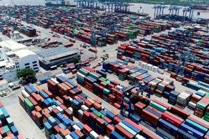 Bộ Công thương kiến nghị 6 giải pháp gỡ khó, khắc phục tình trạng ùn tắc hàng hóa tại cảng Cát Lái