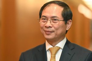 Bộ trưởng Bùi Thanh Sơn: ‘Phương châm của ngoại giao vaccine là chủ động tiến công’