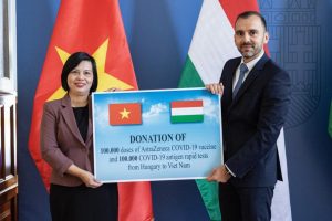 Hungary tặng vaccine và vật tư y tế cho Việt Nam