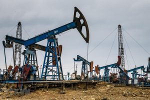 Căng thẳng Nga-Ukraine leo thang: Khí đốt châu Âu tăng 14%, giá dầu tiến sát 100 USD/thùng