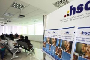HFIC đăng ký bán 10,47 triệu cổ phiếu HCM ngay trước thềm Chứng khoán HSC tăng vốn
