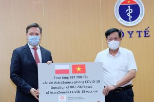 Tiếp nhận gần 2 triệu liều vaccine AstraZeneca do Ba Lan và Hàn Quốc tài trợ