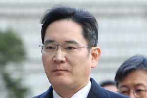 Vừa ra tù, ‘thái tử Samsung’ Lee Jae-yong lại bị phạt vì lạm dụng chất cấm