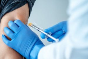 Hơn 63% dân số trưởng thành tiêm đủ hai liều vaccine