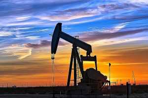 Giá xăng dầu hôm nay 24/12: Duy trì đà tăng, dầu thô Brent hơn 76 USD/thùng