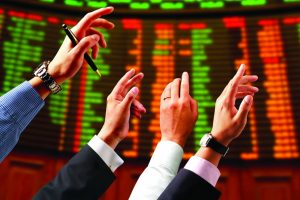 Chứng khoán phiên chiều 24/12: Cổ phiếu ‘vua’ lên tiếng, VN-Index bứt phá tăng 20 điểm