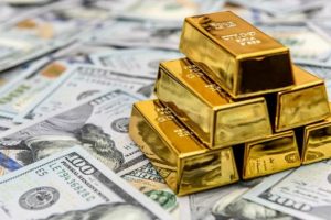 Giá vàng hay đồng USD sẽ lập đỉnh mới trong năm 2022?