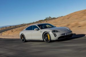 Porsche bán hơn 300.000 xe trong năm 2021, tăng 11%