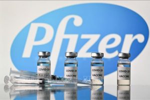 Pfizer và Moderna lên khung thời gian ra mắt vaccine đặc hiệu ngừa biến thể Omicron