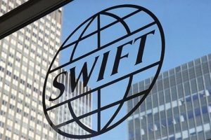 Người Việt chuyển tiền đi – về như thế nào khi Ngân hàng Nga bị loại khỏi SWIFT?