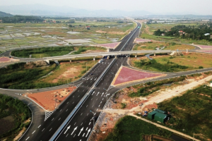 Bàn giao hồ sơ cắm cọc GPMB cao tốc Bắc – Nam tại Hà Tĩnh, Quảng Bình, Quảng Trị