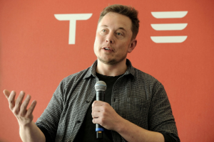 Elon Musk: “Tesla có thể sẽ sản xuất robot hình người vào năm tới”
