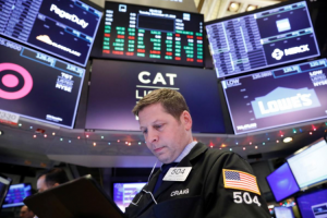Dow Jones rớt hơn 1.000 điểm, Nasdaq sụt 5%: Chuyện gì xảy ra với chứng khoán Mỹ?