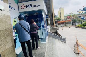 Thích ứng ‘không tiền mặt’, giao dịch rút tiền mặt qua ATM giảm