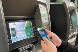 Một số ngân hàng triển khai việc rút tiền cây ATM bằng CCCD