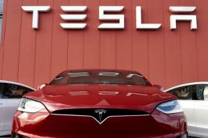Gã khổng lồ ngành xe điện Tesla đang trên đà giảm