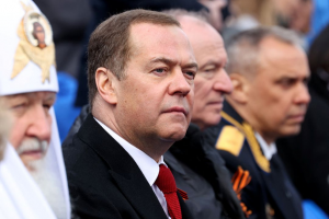Ông Medvedev cảnh báo NATO về ‘Thế chiến thứ ba’