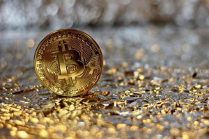 Giá Bitcoin tăng hơn 60% trong một năm