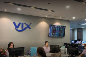 Chứng khoán VIX: Em dâu Tổng giám đốc mua xong 10 triệu cổ phiếu