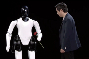 Xiaomi trình làng robot hình người đầu tiên của công ty